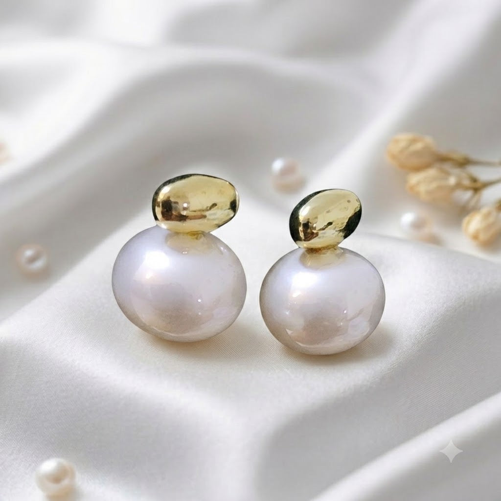 Luna Pearl Gold Earrings