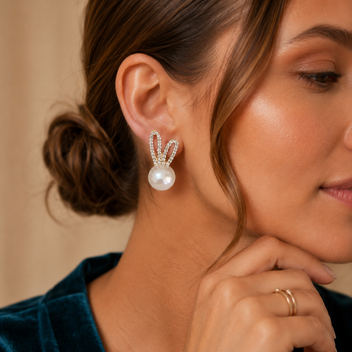 Pearl Bunny Spark Stud Earrings