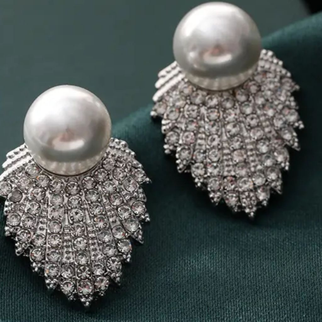 Pearl Fan Spark Earrings