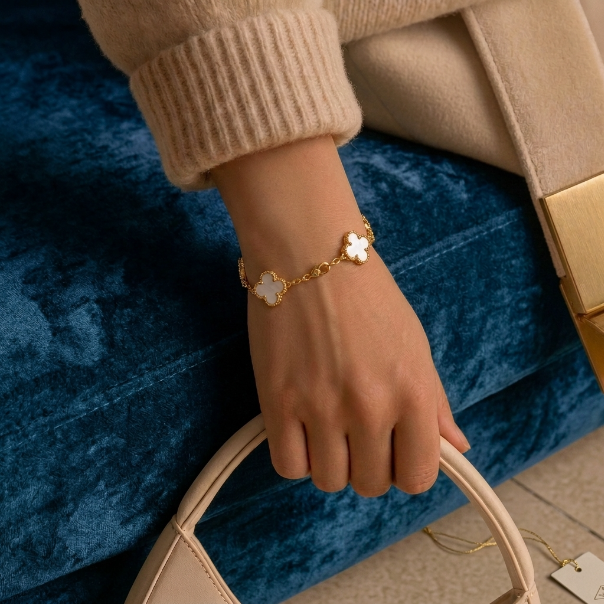 Luna Clover Mother of Pearl Bracelet